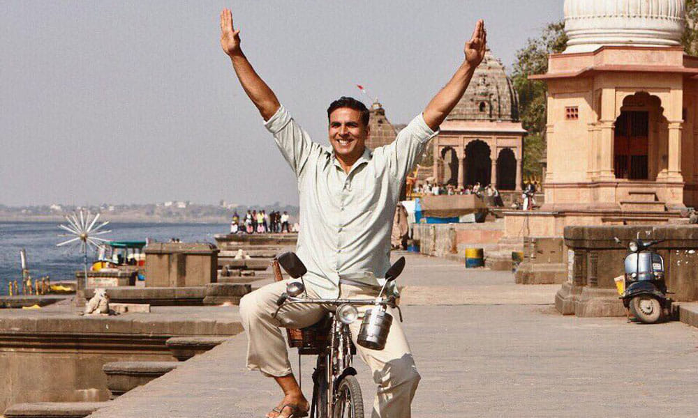 Padman First Look Twinkle Khanna Launches The Poster Of Akshay Kumar Radhika Apte Sonam Kapoor Film