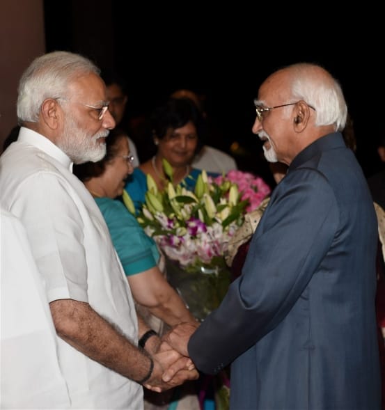 Lok Sabha Speaker hosts farewell dinner for outgoing Vice-President Hamid Ansari, see photos
