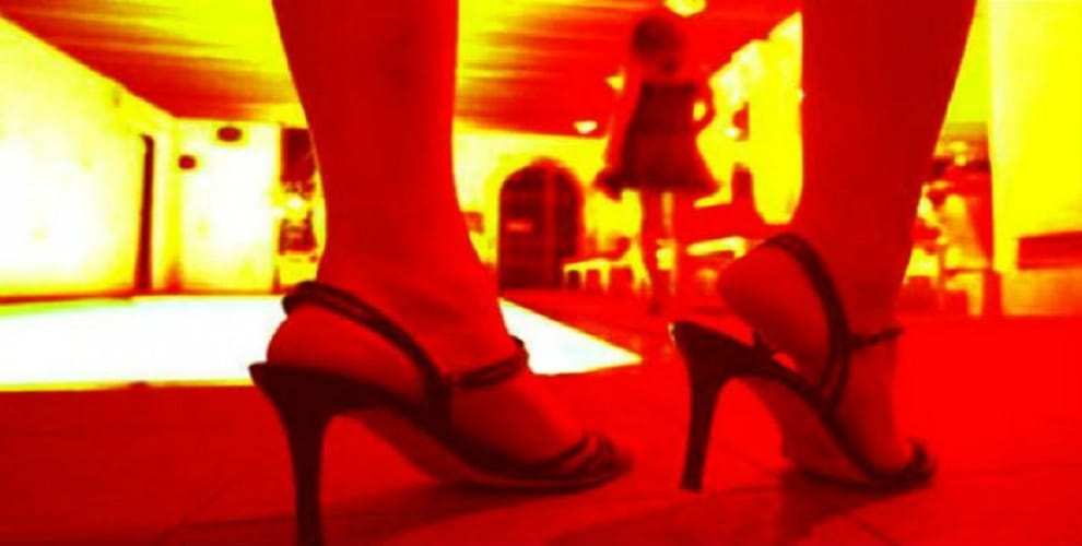 Indian army officers are honeytraped by Pakistani-Chinese Secret agancies, Sexy women's deployed