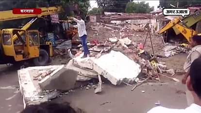 In karnal of Haryana shop downs fall, two people dead