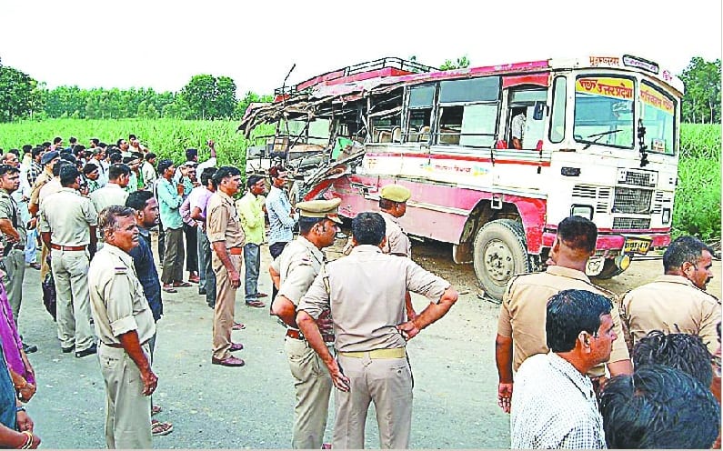 Five killed in truck-bus collision