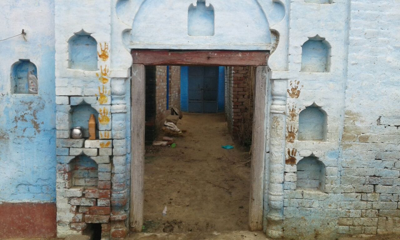 rumor are spreading after agra mathura to firozabad and kasganj of braid cut