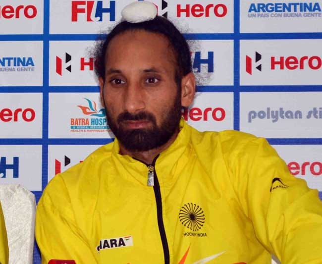 Formar Indian Hockey Player Sardar Singh Love Story on Facebook