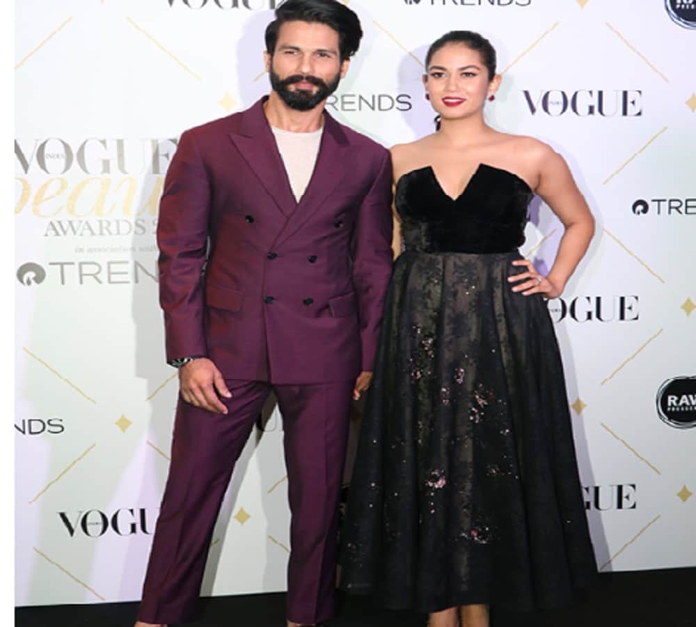 Mira Rajput responds as fan asks if she features on Shahid's phone wallpaper