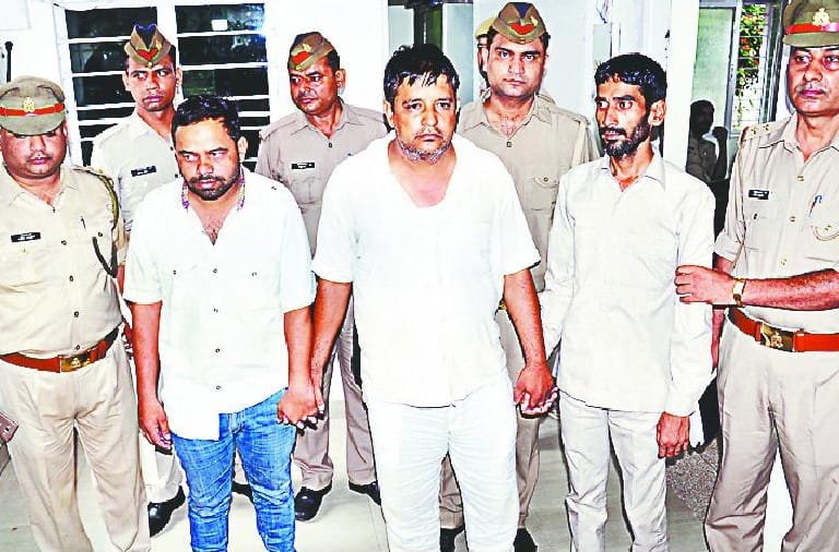 Three smugglers of fake notes arrested from Agrasen Chowk
