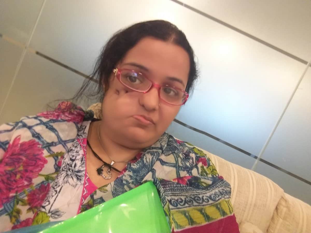 pakistani girl reply on indian boy comment, girl asks sushma swaraj for help
