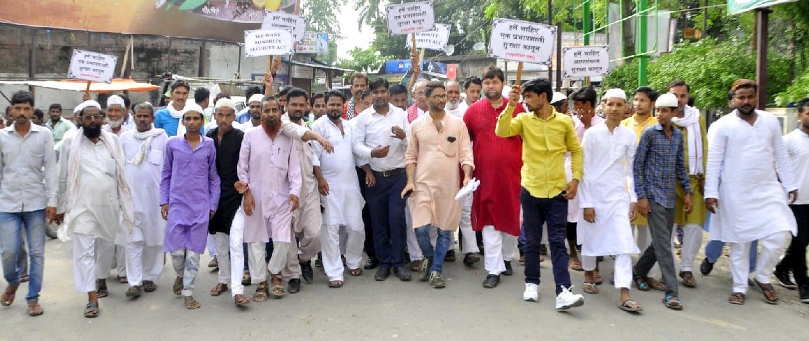  Demand for minority protection law, performed