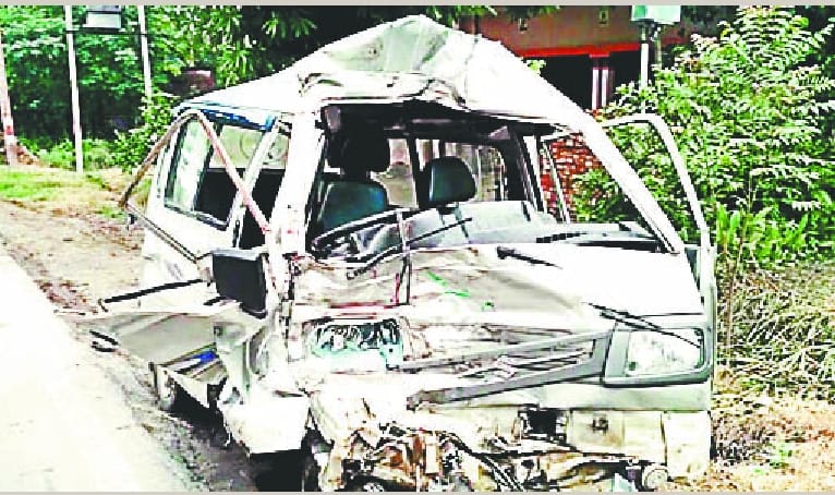 Killed in road accident, four children injured