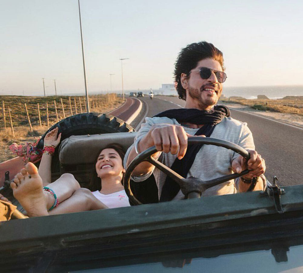 Jab Harry Met Sejal Movie Review Starring Shah Rukh Khan And Anushka Sharma