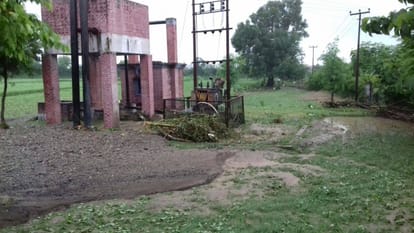 six killed in cloud burst at uttarakhand