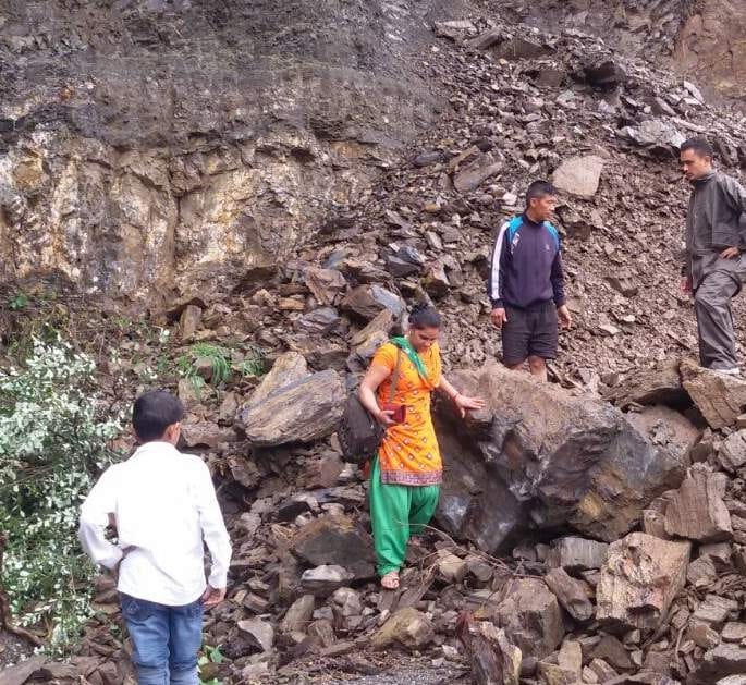 four injured during wall collapse in vikas nagar 
