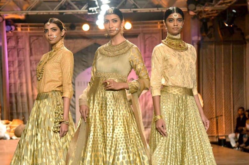 banarasi dresses rock in India Couture Week 2017