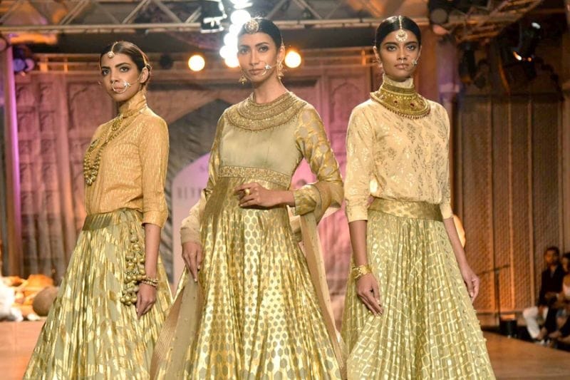 banarasi dresses rock in India Couture Week 2017