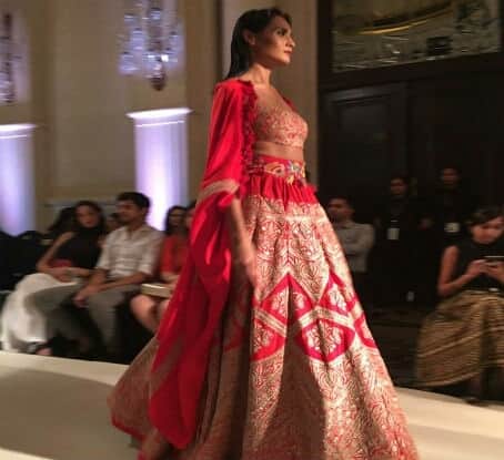 banarasi dresses rock in India Couture Week 2017