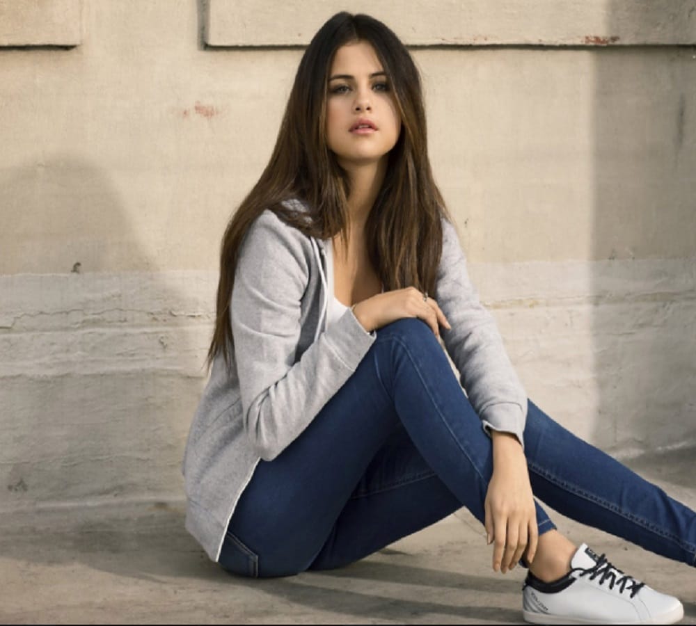 Wearing tight jeans in this monsoon season girls may be suffer from UTI infection 