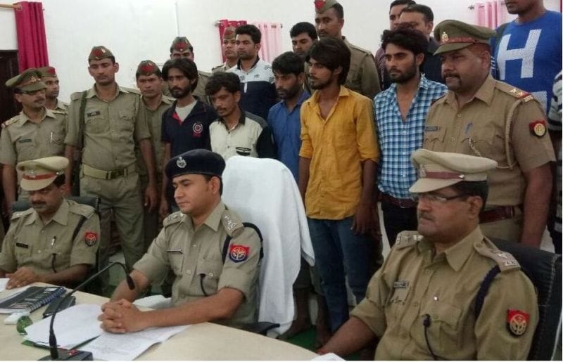 मुठभेड़ के बाद पांच वाहन चोर गिरफ्तार