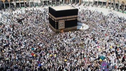 how much income from hajj trip in saudi arabia