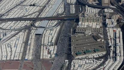 how much income from hajj trip in saudi arabia