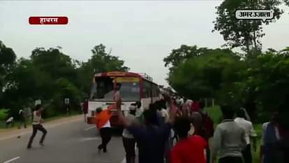 Ruckus at agra Aligarh highway after one died got hit by the truck in hathras 