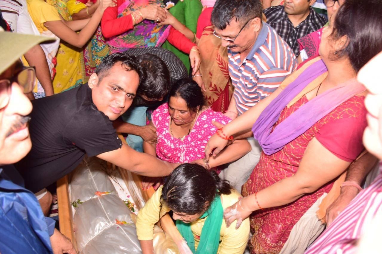  shopian encounter martyr major kamlesh pandey cremanation at haldwani