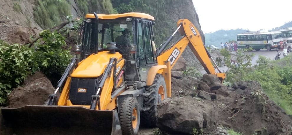 heavy rain himachal damage to crops road landslides