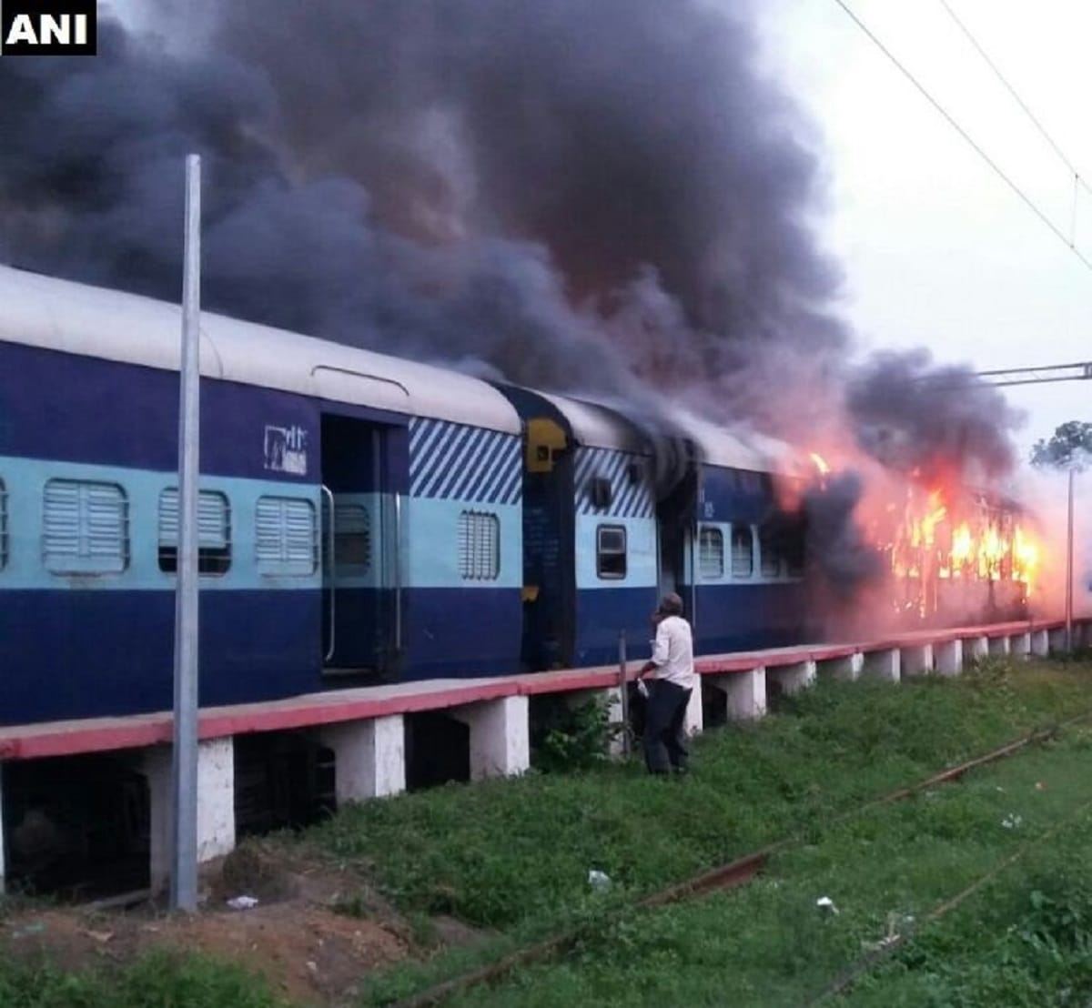 Fire broke out in a bogie of Sushasan Express while it was stationed at Gwalior railway station