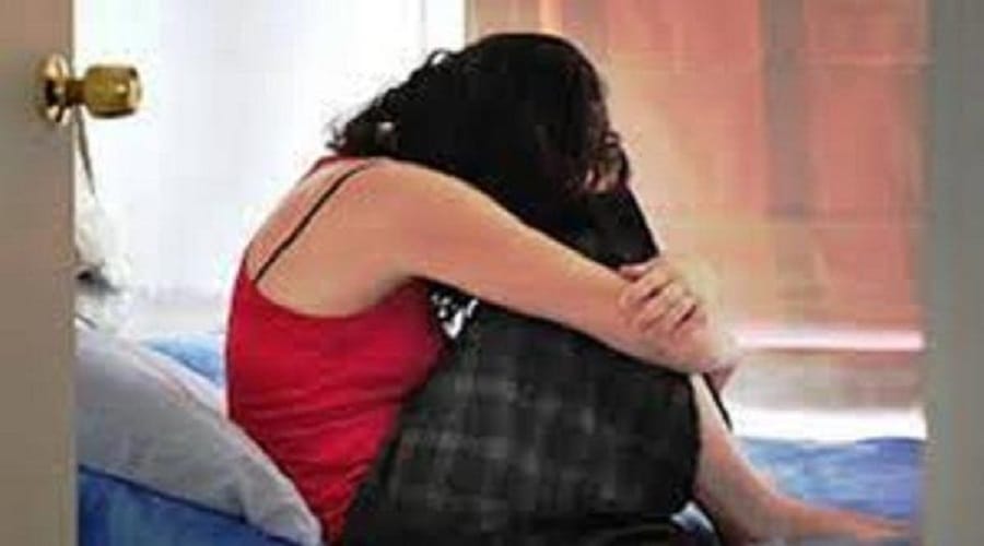 lady hr manager alleges sexual harassment by company owner