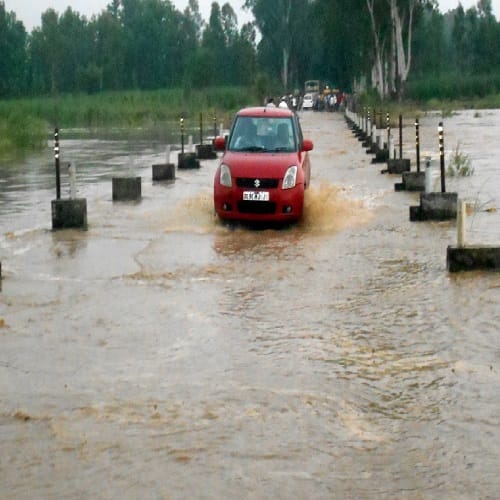 Farmers are helpless due to rain on the hills, look at the photos, how are people living?