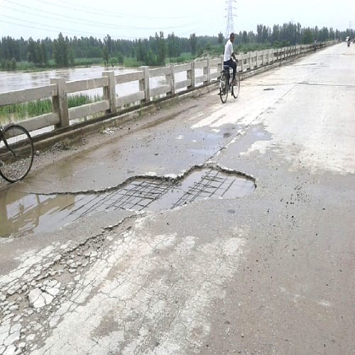 Farmers are helpless due to rain on the hills, look at the photos, how are people living?