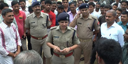 Farmer house robbery, crooks carrying millions of jewels including tractor-trolley