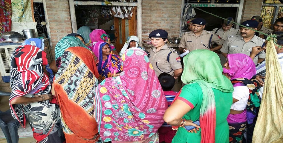 Farmer house robbery, crooks carrying millions of jewels including tractor-trolley