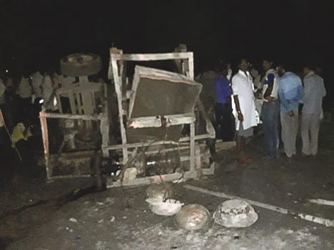 Two laborers die, three injured in truck collision
