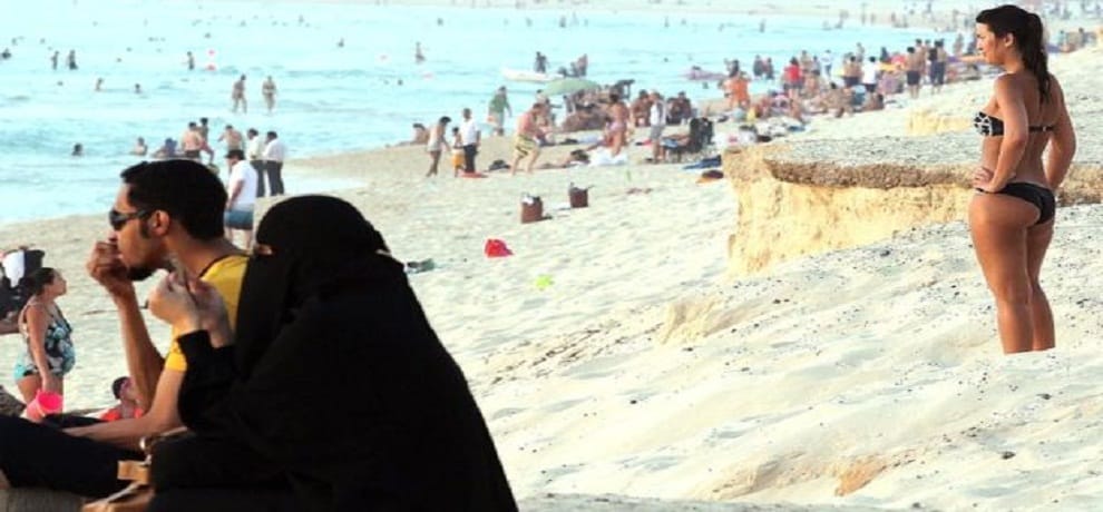Saudi Arabia is building Bikini Beach on the Red Sea?
