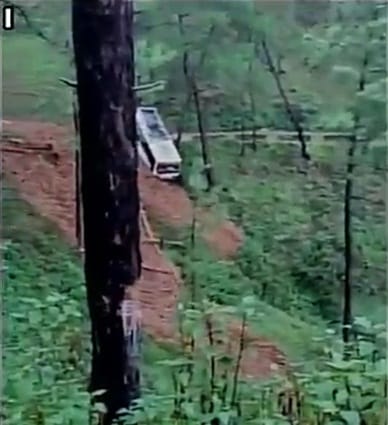 bus mishap in landslide in bageshwar