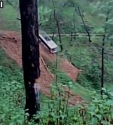 bus mishap in landslide in bageshwar