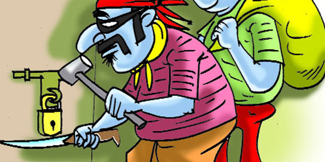 eighteen lakhs theft from eunuch house at kanpur