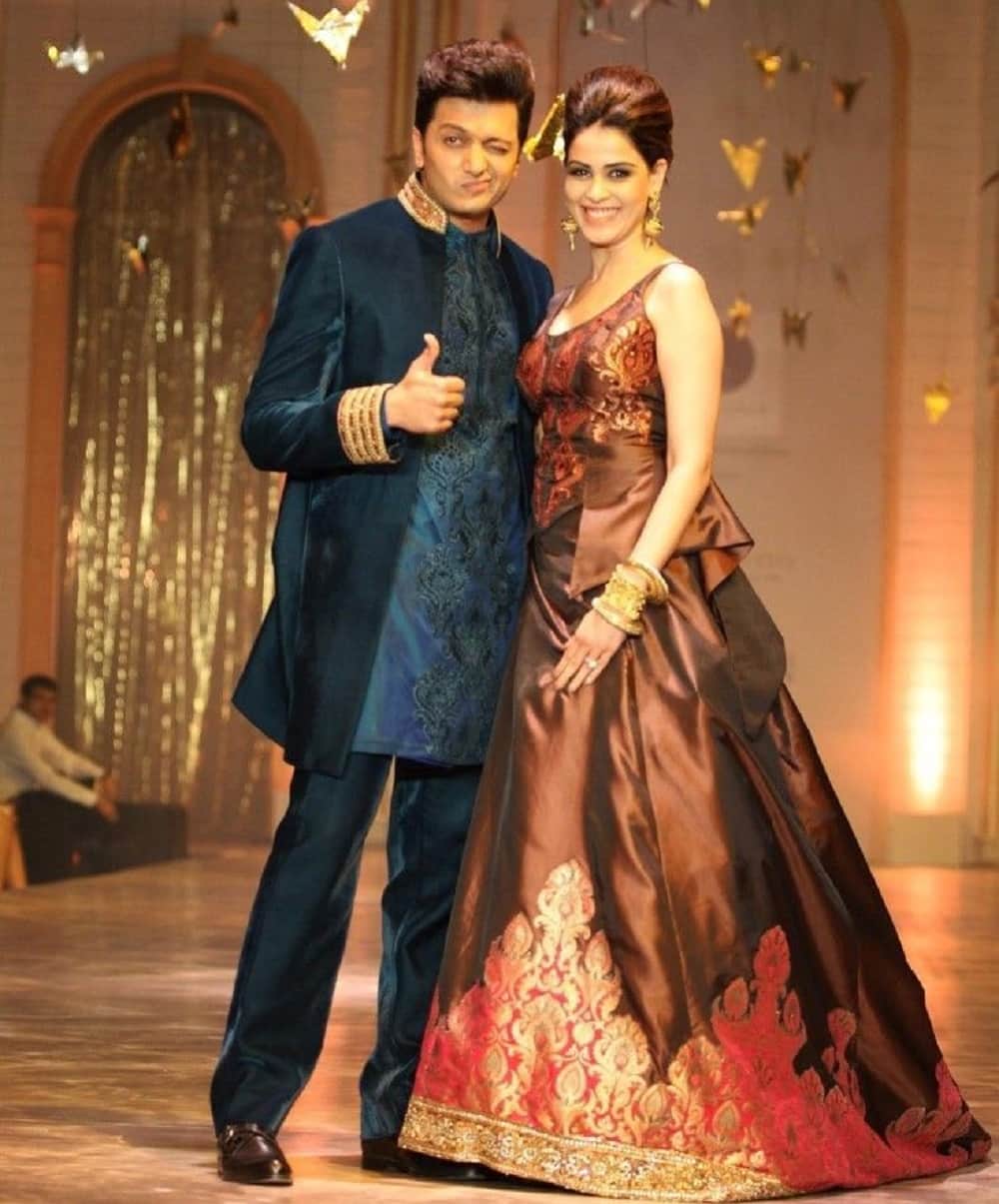 genelia riteish deshmukh dance video: Riteish Deshmukh Genelia Dsouza Latest Dance Video on Zhingat Goes Viral