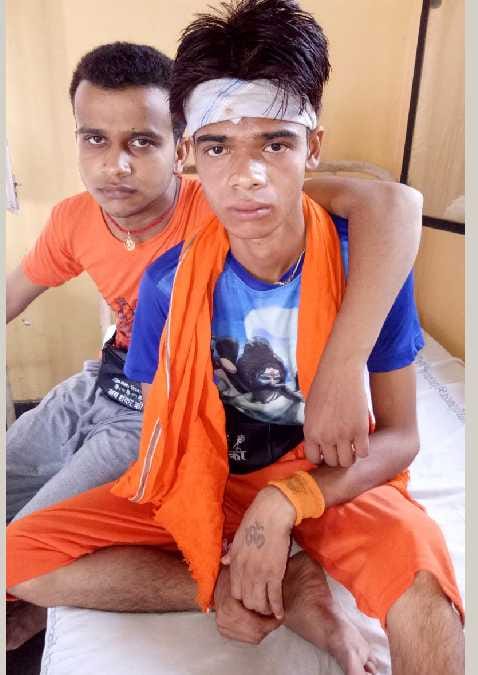 Two Sivakhaaks injured by collision of quarts tractor