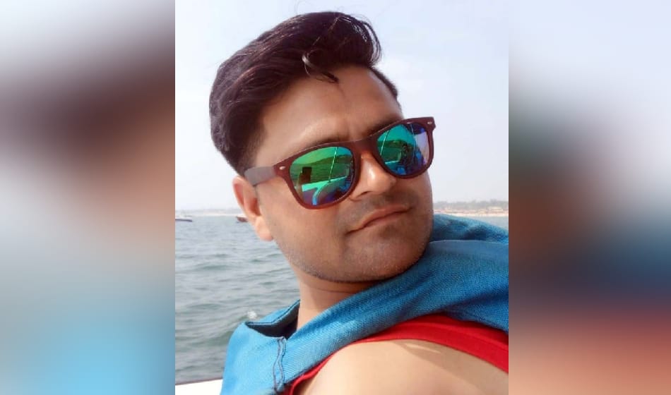 business asif killed in front of gaur mall in ghaziabad, police was near, triangle love is suspected
