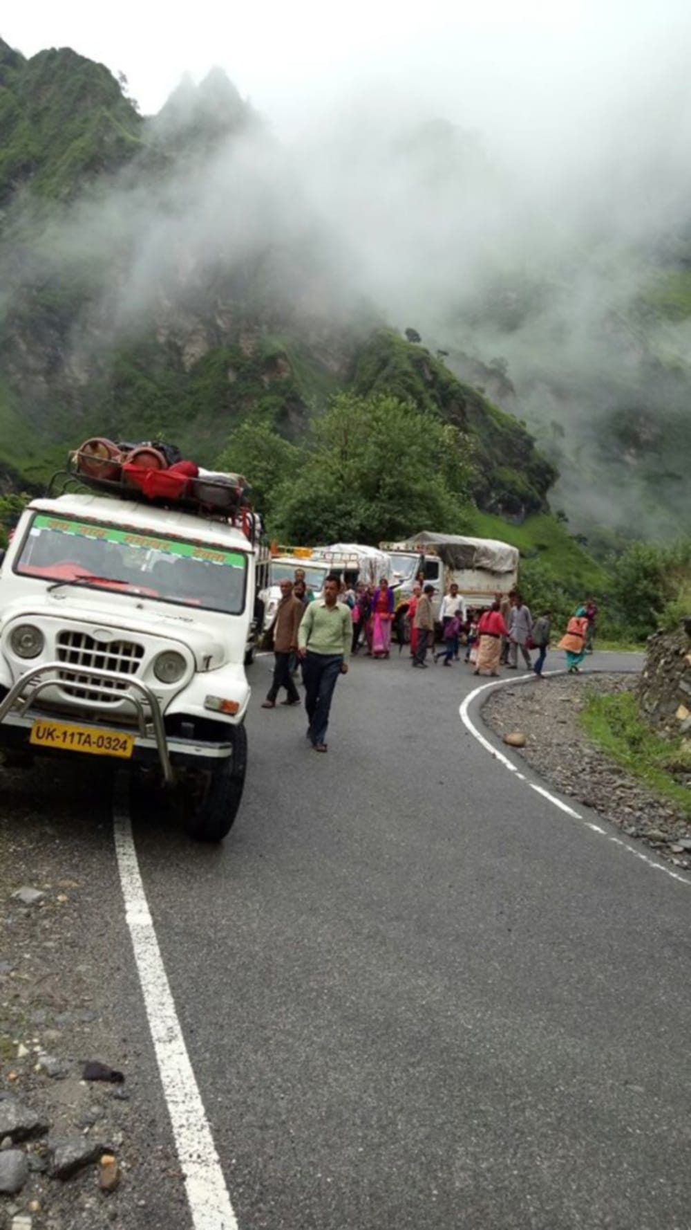  heavy rain, road block and landslide in uttarakhand