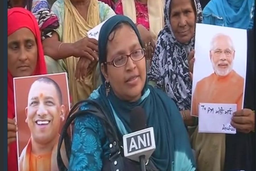  muslim women send rakhis to Yogi and Modi for their efforts on triple talaq issue.
