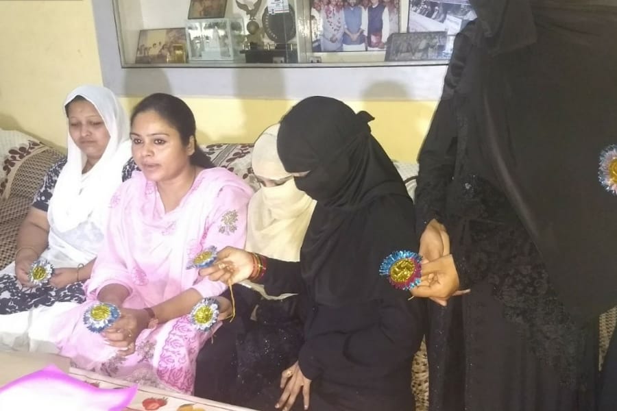  muslim women send rakhis to Yogi and Modi for their efforts on triple talaq issue.