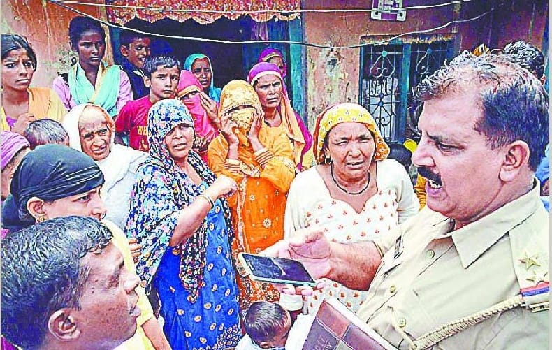 The bride run away to see the first wife