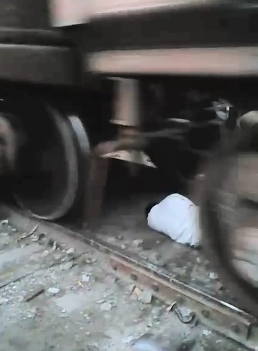 miracle saved Man life who fall under the running  train video viral