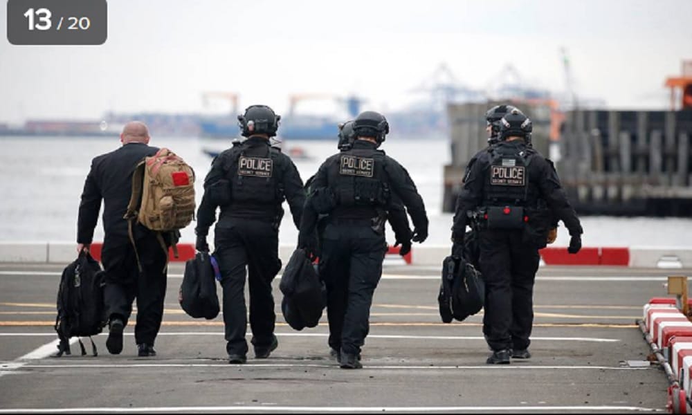 Look at these pics How the United Secret Service protects us president Donald Trump