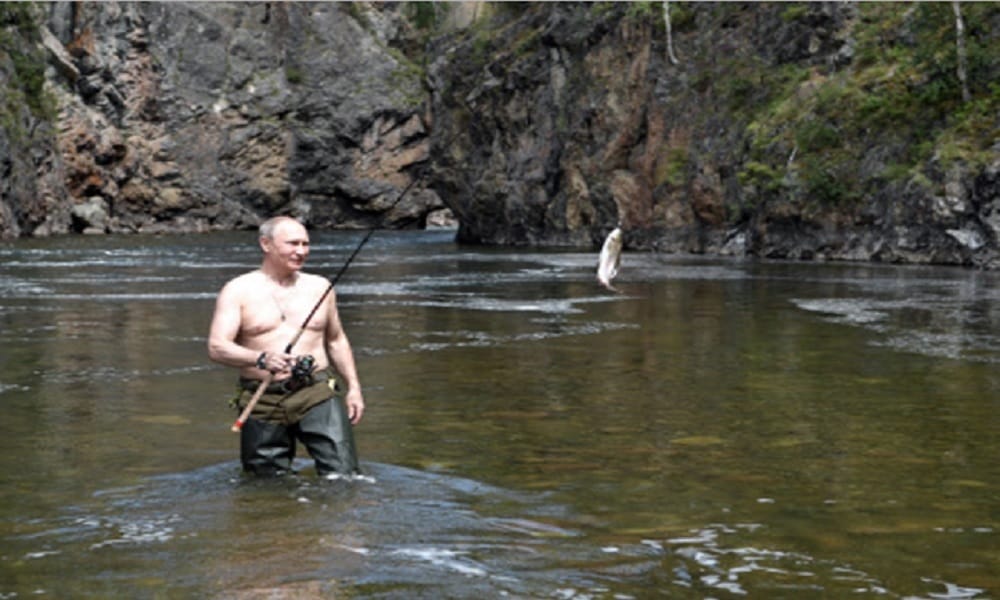 See in pics, Russia's Vladimir Putin bares chest on Siberian lake trip in mountain lake in Siberia
