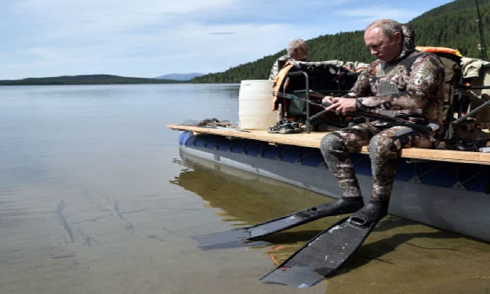 See in pics, Russia's Vladimir Putin bares chest on Siberian lake trip in mountain lake in Siberia