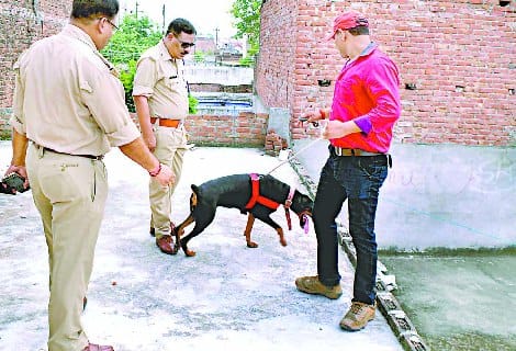 Borrowed goods worth 6.5 lakh from closed house