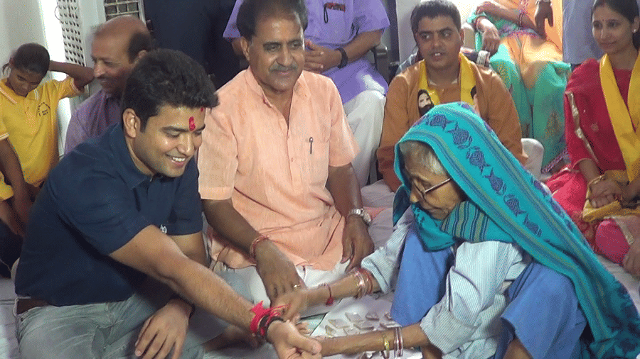 These elderly women become brothers brother