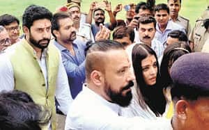 Aishwarya's father Krishnaraj's bones immersed in confluence